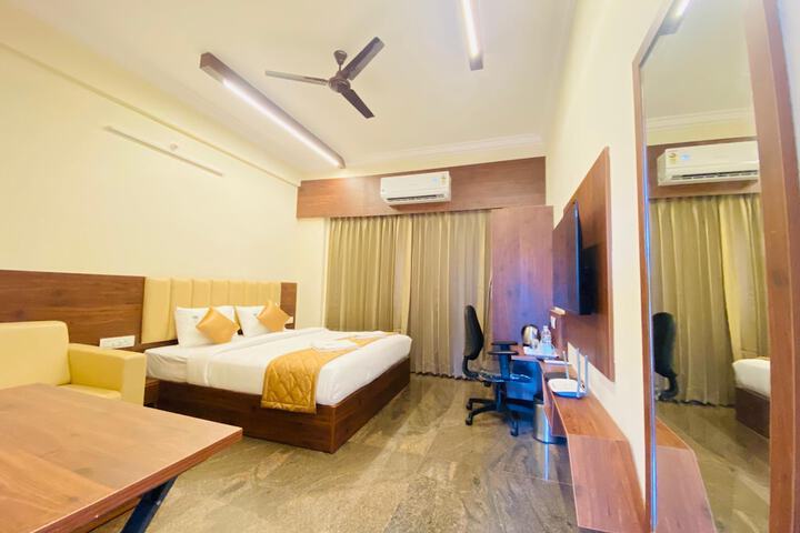 Room 19 of 35