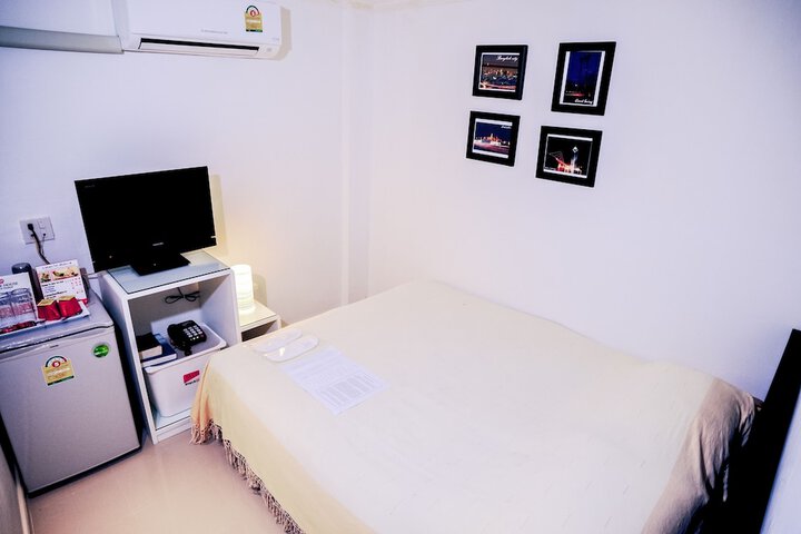 Room 27 of 65