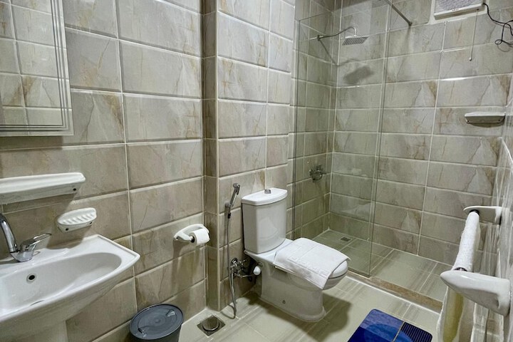 Room 34 of 38