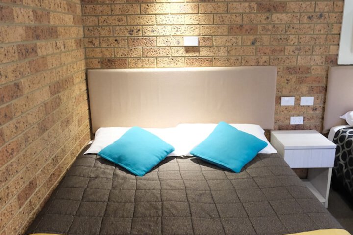Room 35 of 169