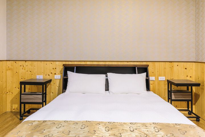Room 7 of 119