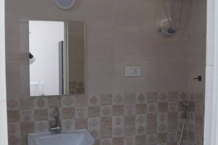 Room 12 of 15