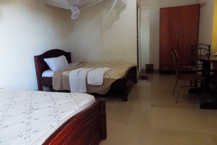 Room 8 of 22