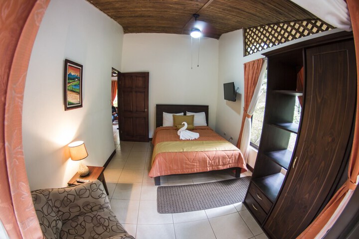 Room 15 of 159
