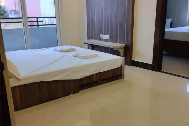 Room 6 of 7