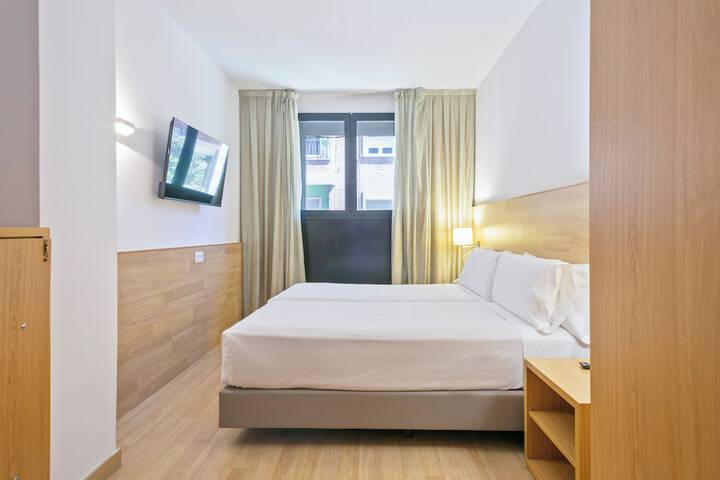 Room 9 of 40
