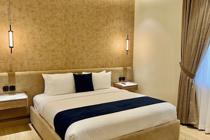 Room 14 of 27