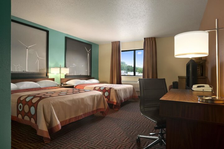 2 Queen Beds (5 of 12)