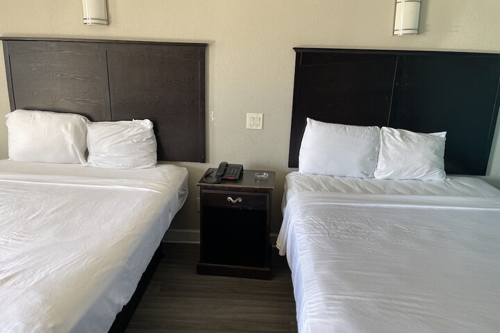 Room 7 of 11