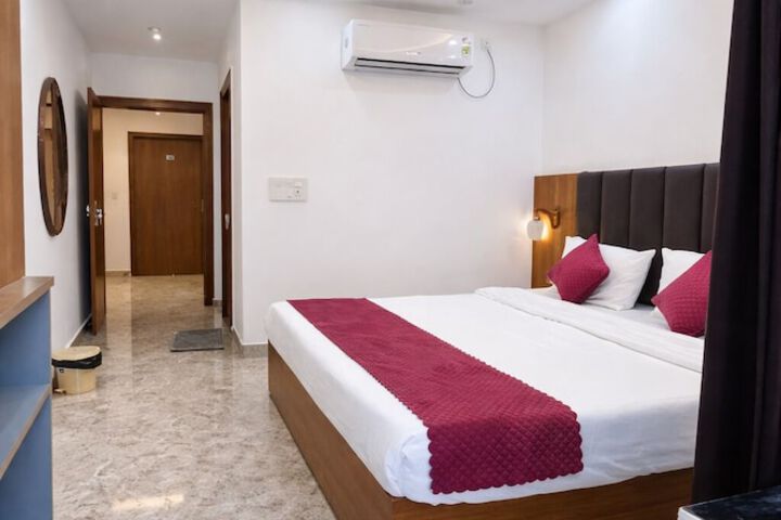 Room 5 of 15