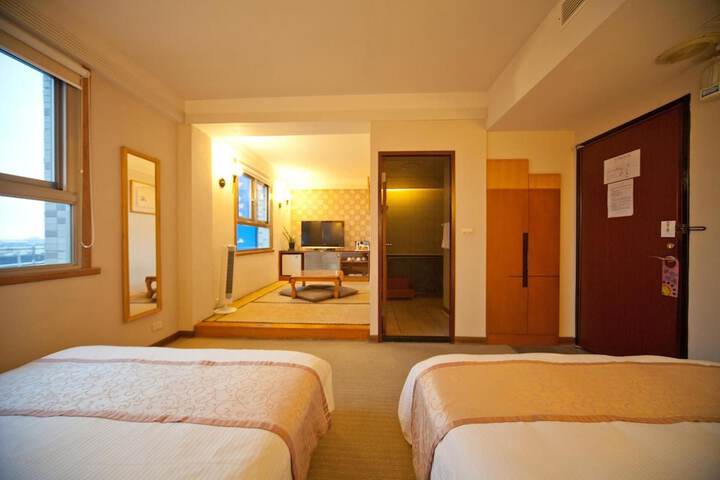 Room 13 of 48