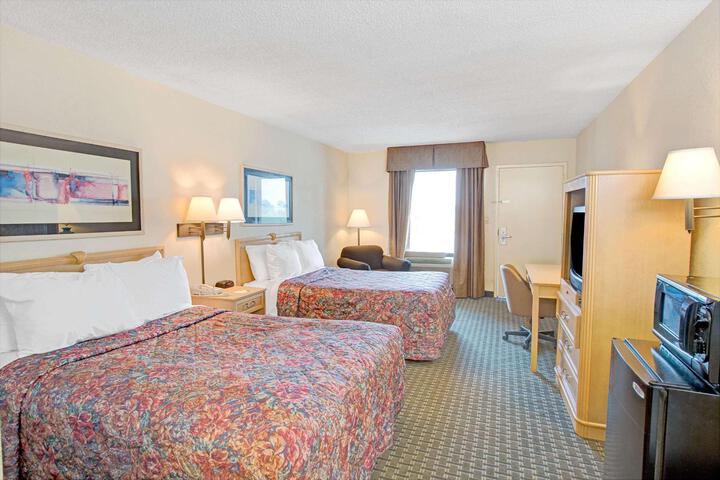 1 King Bed (4 of 11)