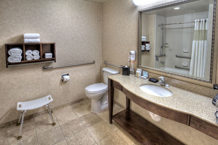 Room 10 of 30