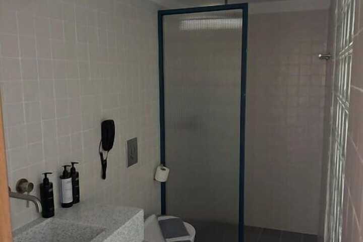 Room 51 of 140