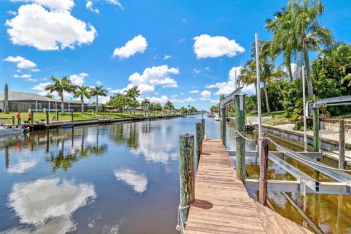 Happy Days 1041 in Cape Coral, FL