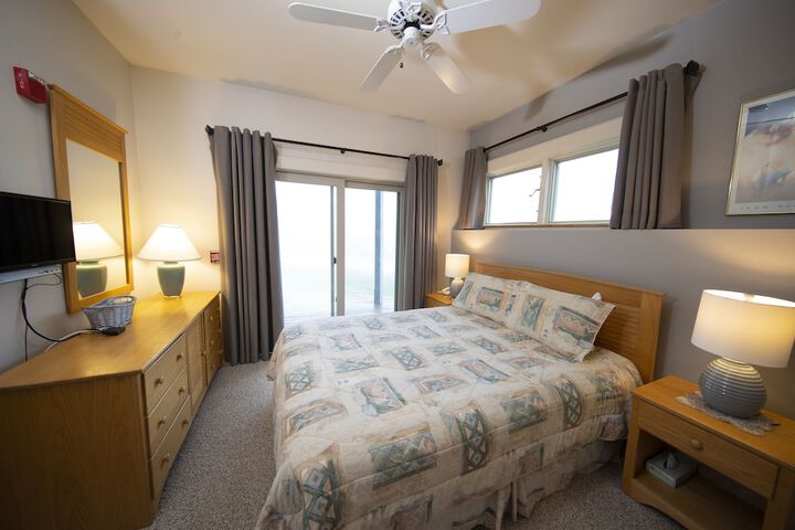Room 4 of 83