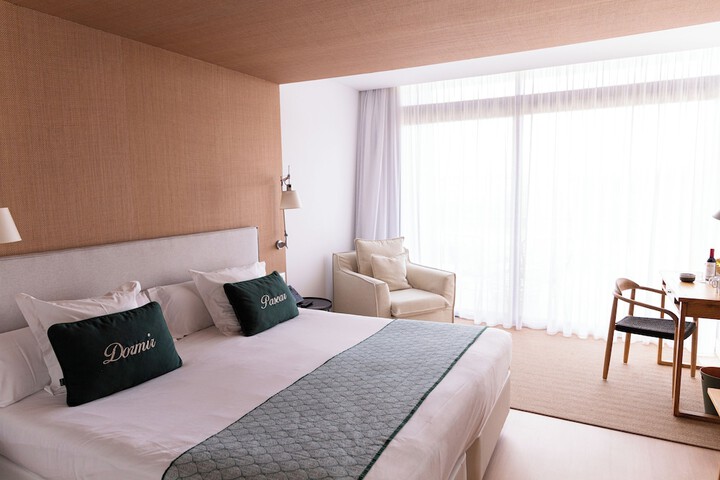 Room 8 of 34