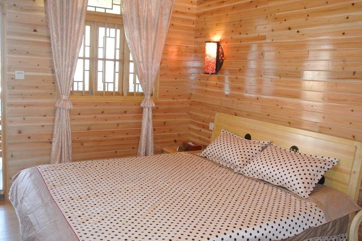 Room 5 of 19