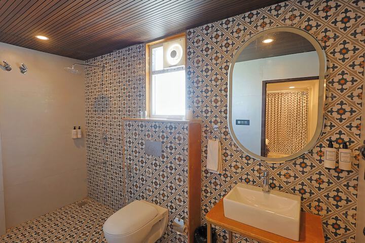 Room 15 of 20