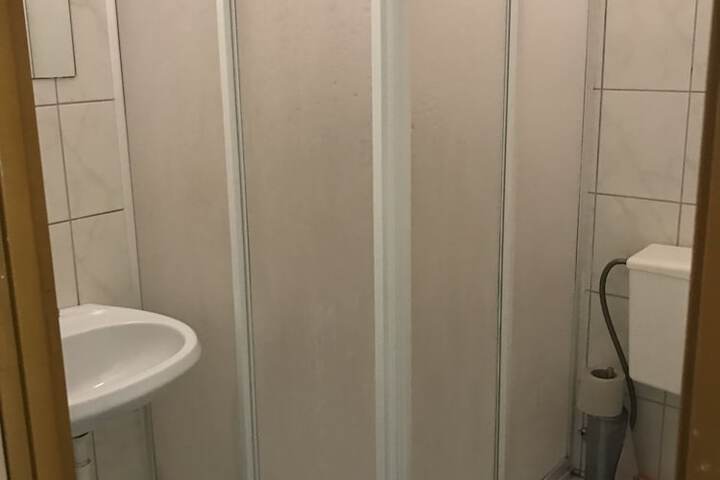 Room 9 of 23