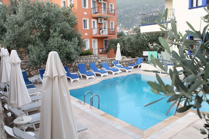 Pools & Facilities