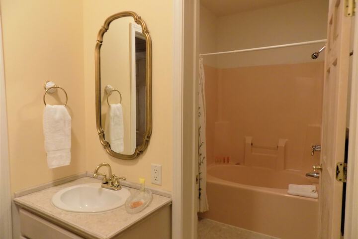 Room 52 of 73