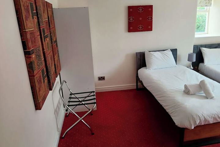 Room 33 of 73