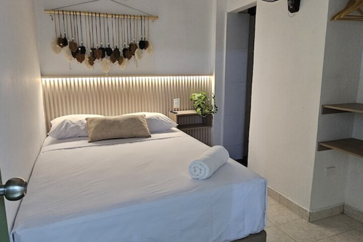 Room 5 of 20