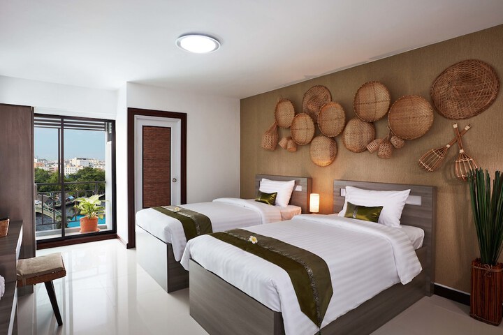 Room 25 of 51