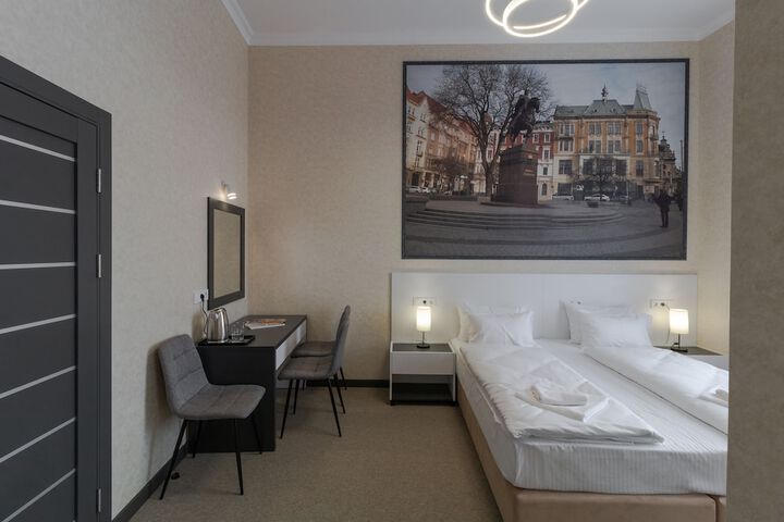 Room 27 of 146