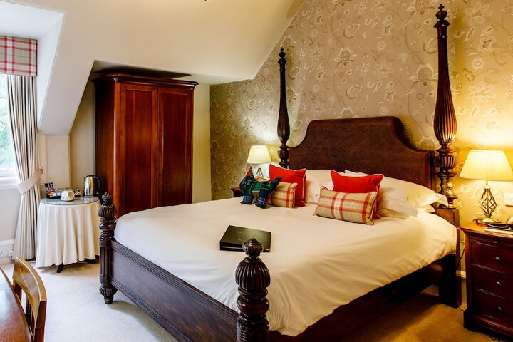 Room 4 of 51