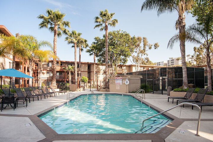 Pool Hotel