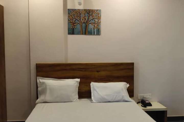 Room 5 of 44