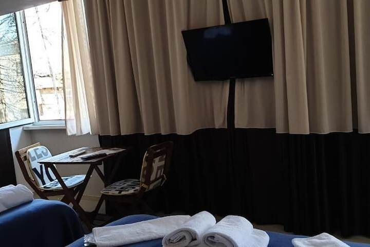 Room 2 of 6