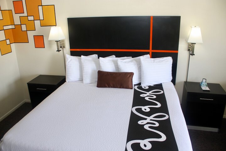 Room 8 of 40