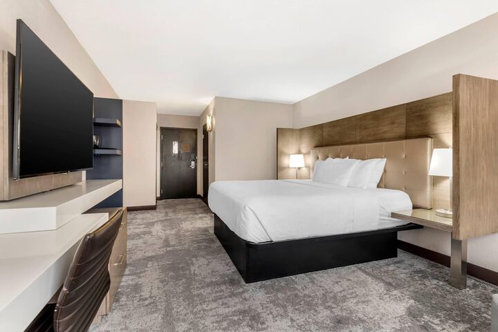 Room 16 of 39