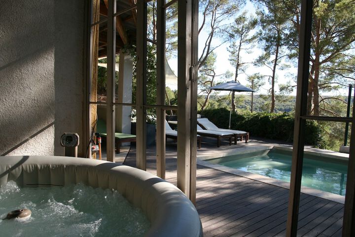 Pool 38 of 70
