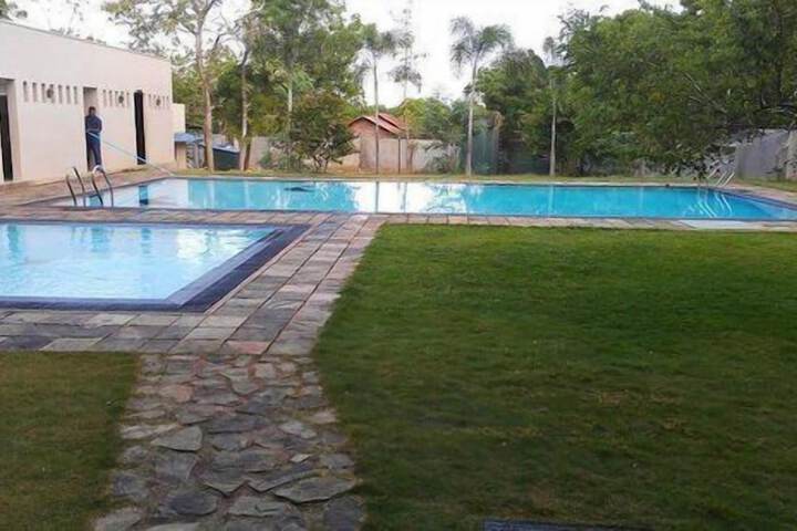 Pool 12 of 24