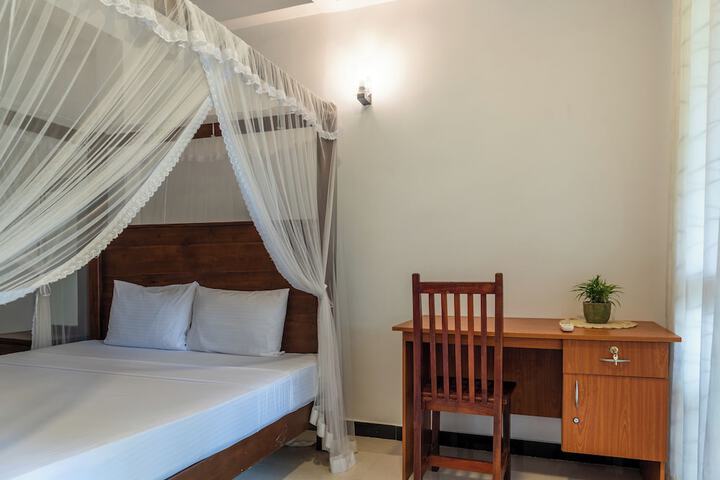 Room 9 of 38