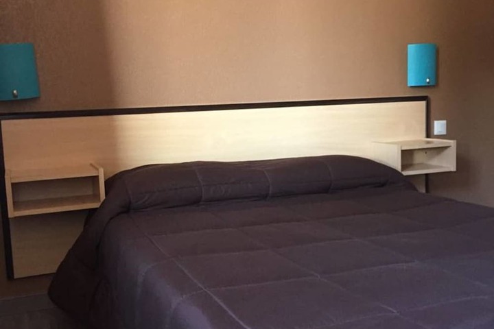 Room 5 of 40