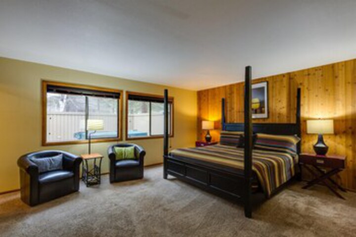 Room 53 of 65