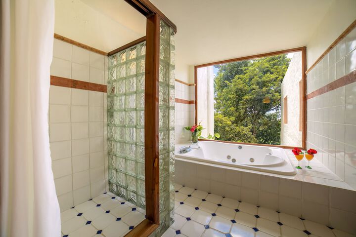 Jetted tub
