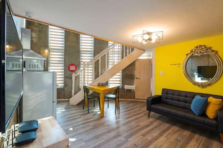 Room 15 of 64
