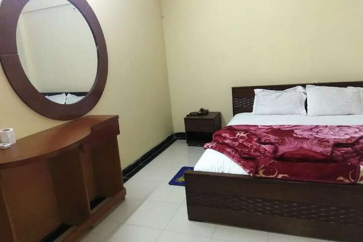 Room 5 of 19