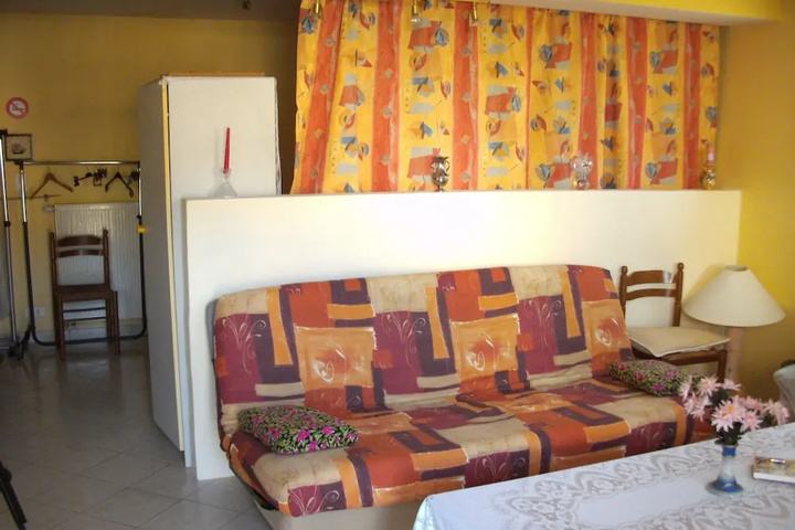 Room 2 of 11