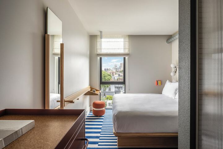 Room 14 of 60