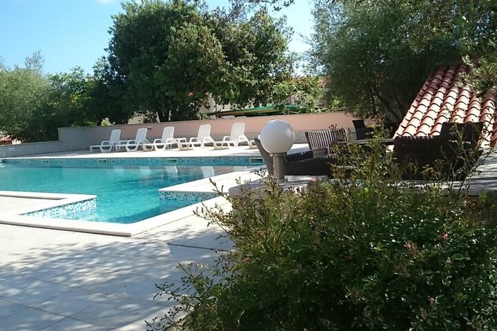 Pool 16 of 57
