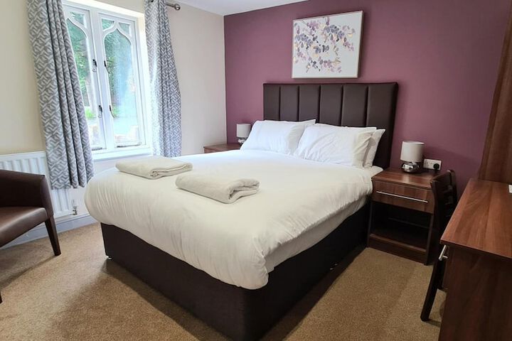 Room 10 of 28