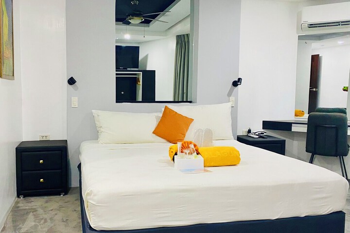 Room 40 of 403
