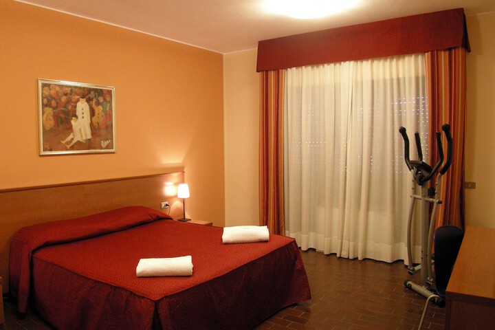 Room 5 of 71